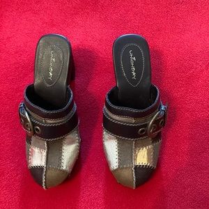 UnionBay Clogs